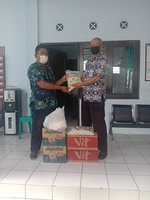 Bantuan_longsor_Ketosari.jpg