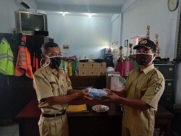 Bantuan_masker_Kedung_Pucang.jpg