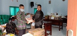 Bantuan_posko_Sidomukti.jpg