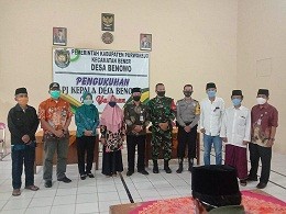 Foto_bersama_pasca_pengukuhan_pj_kades_beowo.jpg