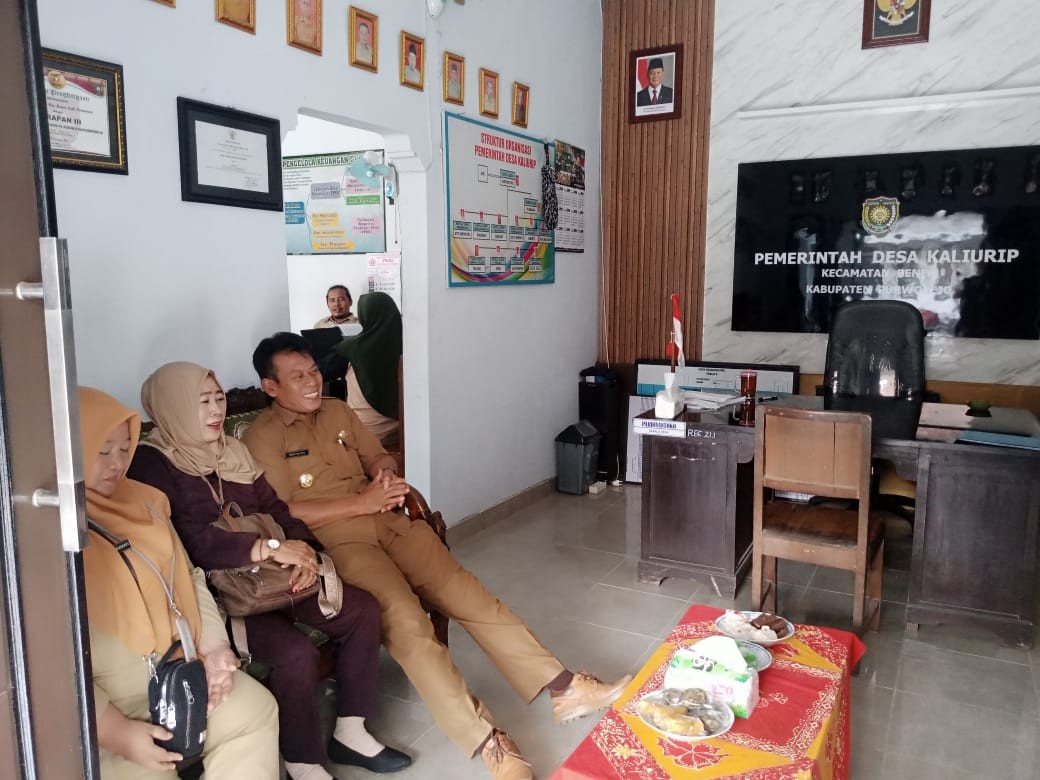 TIM KECAMATAN BENER MONITORING PERCEPATAN PELUNASAN PBB DESA KALIURIP