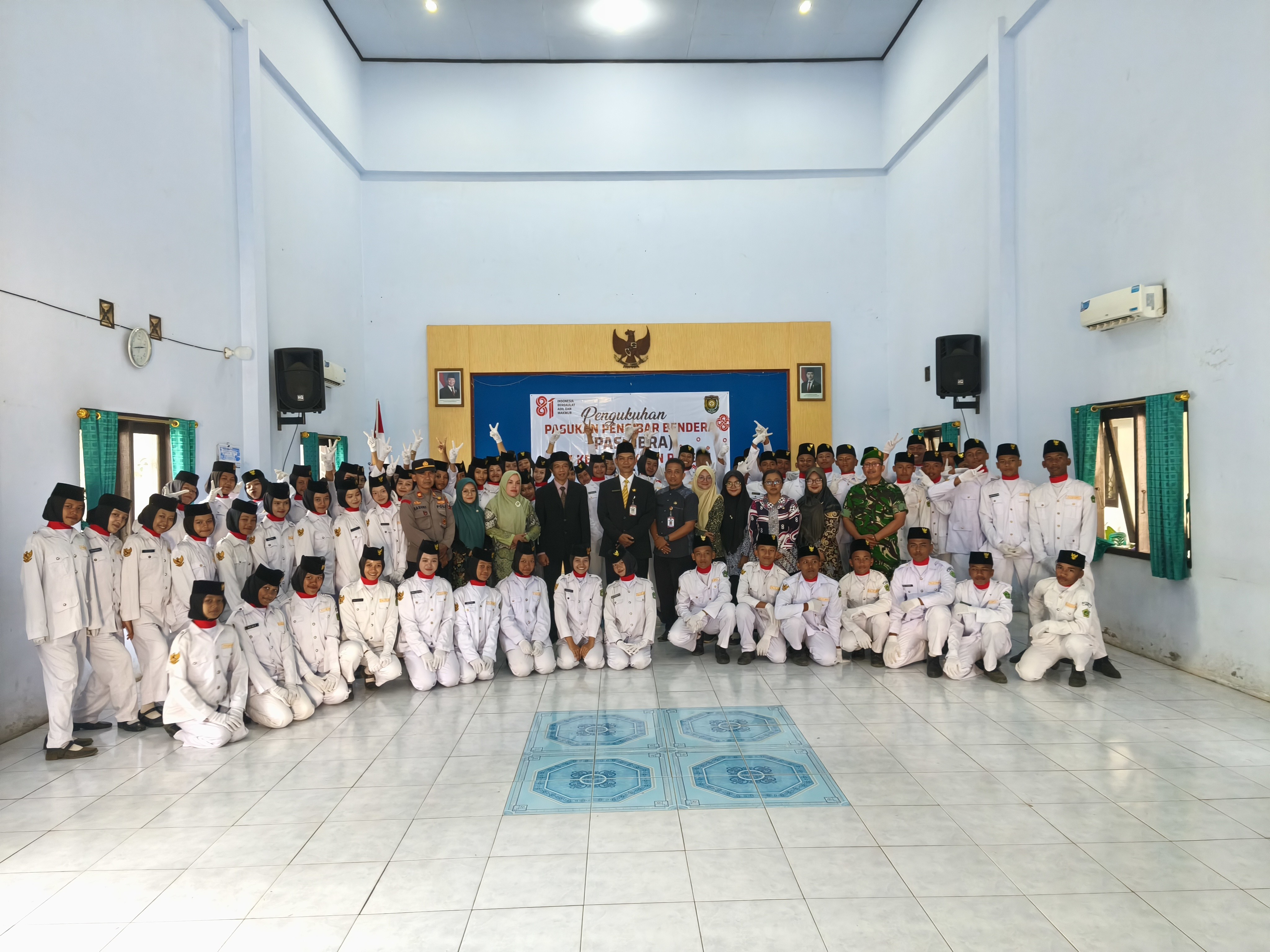 Camat Bener Kukuhkan 70 Anggota Paskibra Kecamatan Bener Tahun 2026