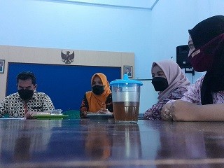 Pendampingan_questioner_sek_dan_bendahara.jpg