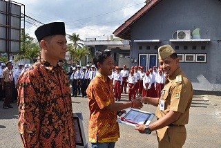 Penghargaan_Pemuda_Penggiat_Pariwisata_2019.jpg