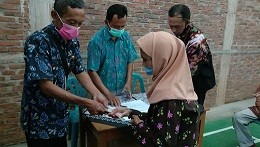 Penyerahan_BLT_DD_Ngasinan.jpg