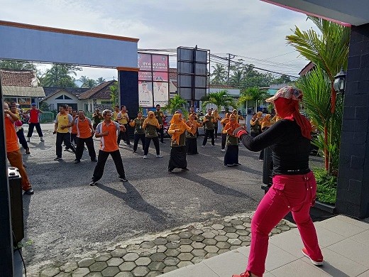 JUMAT SEHAT DENGAN SENAM SEHAT BERSAMA LINTAS SEKTORAL KECAMATAN BENER