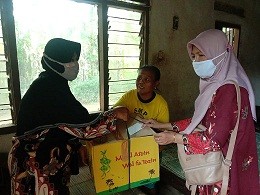 Zakat_Ibu_Munawir_Kaliboto.jpg