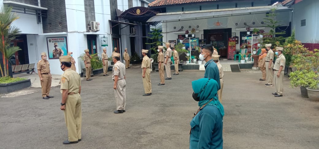 APEL PAGI  KARYAWAN / KARYAWATI DI LINGKUNGAN KANTOR KECAMATAN BENER